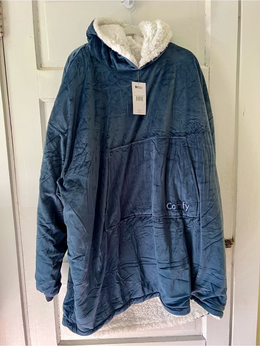 NWT The Comfy Oversized Sherpa-lined Microfiber Hooded Blanket Jacket in Blue